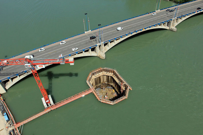 Construction du pont avril 2013