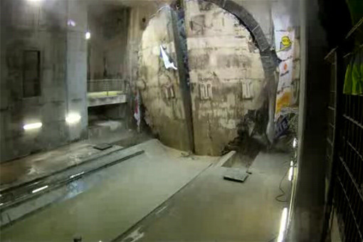 Arrivée du tunnelier à Oullins Gare Métro B (59sec) 