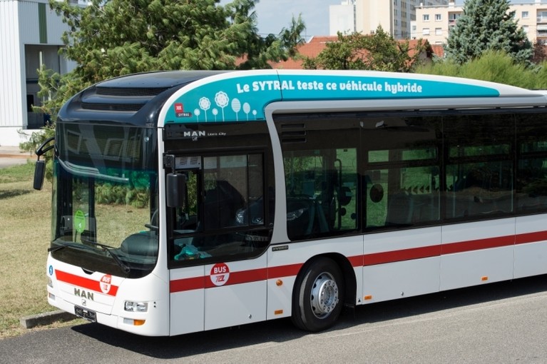 Bus hybride