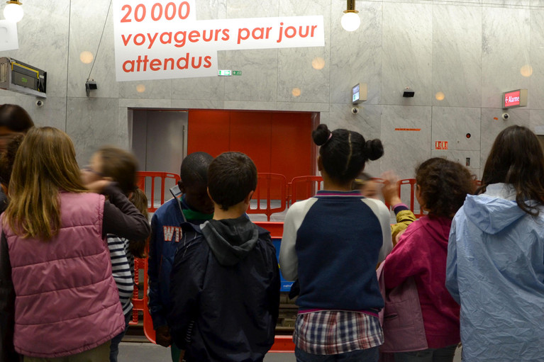 Les visiteurs découvrent la station Gare d'Oullins